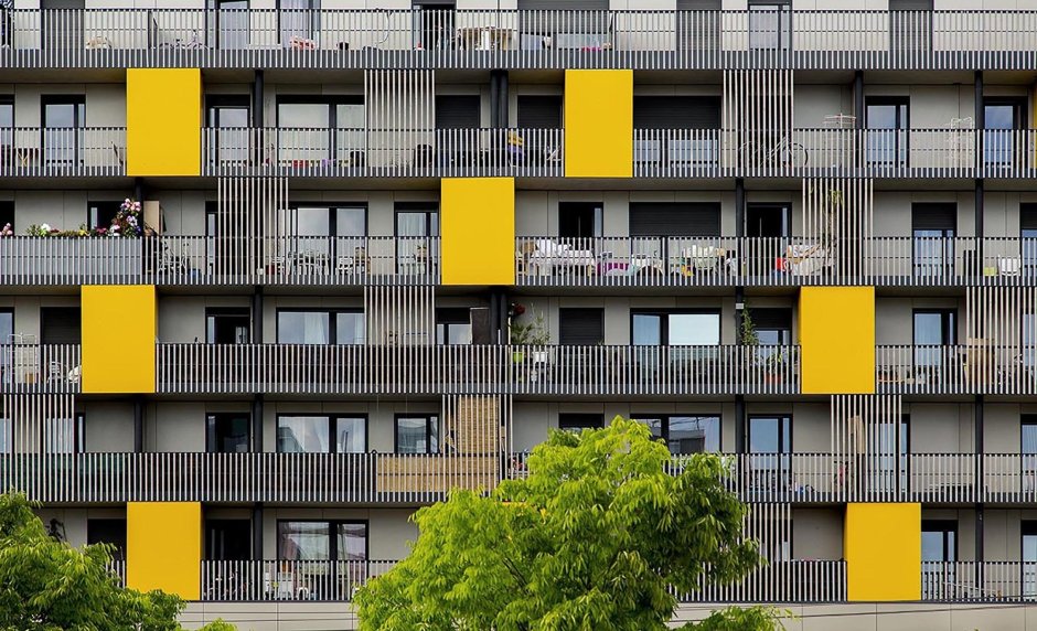 Фасады многоэтажных зданий