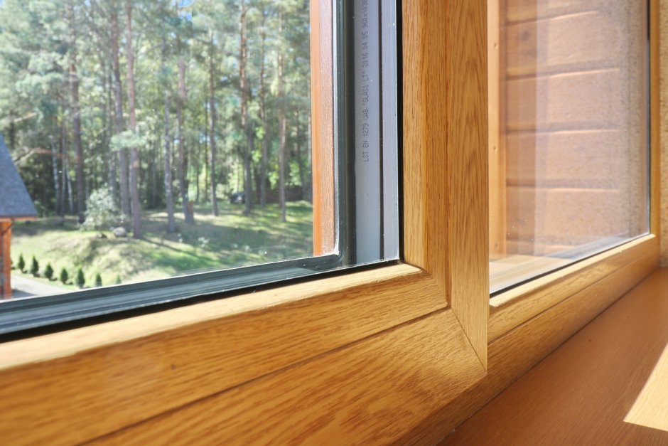 Ламинация окна Рехау золотой дуб