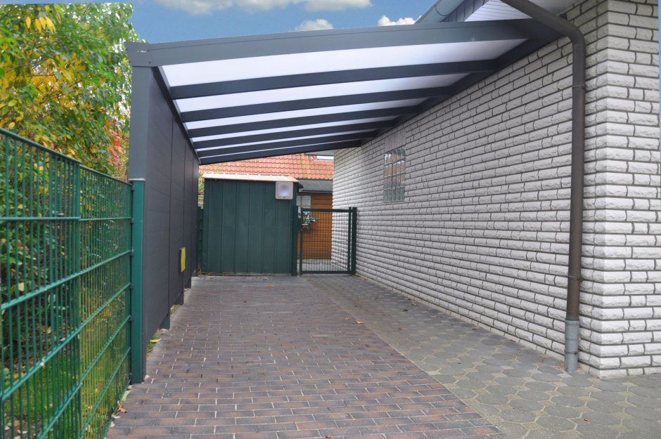 Навес между домом и гаражом