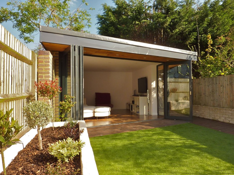 Надворные постройки в частном доме