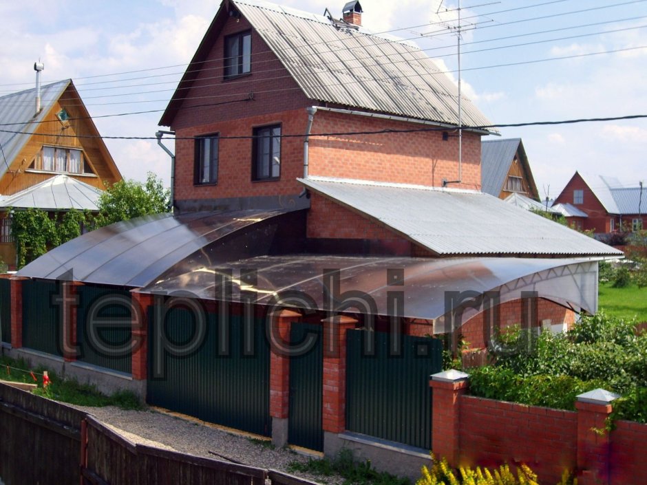 Крытый двор на участке