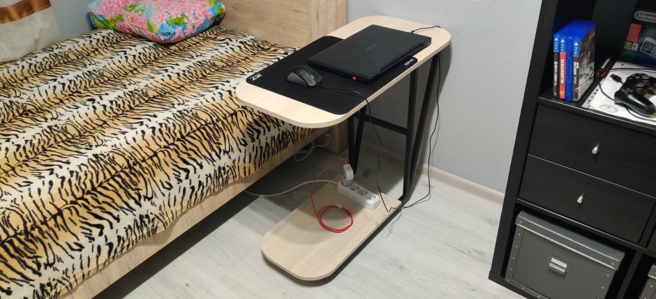 Подкатной столик для кровати своими руками