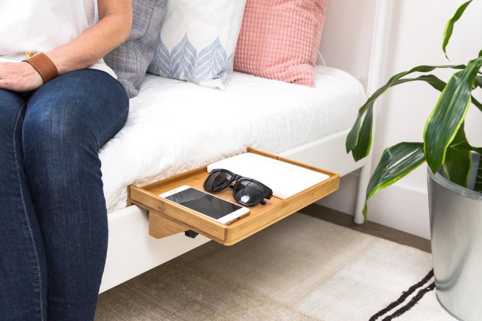 Столик в кровать