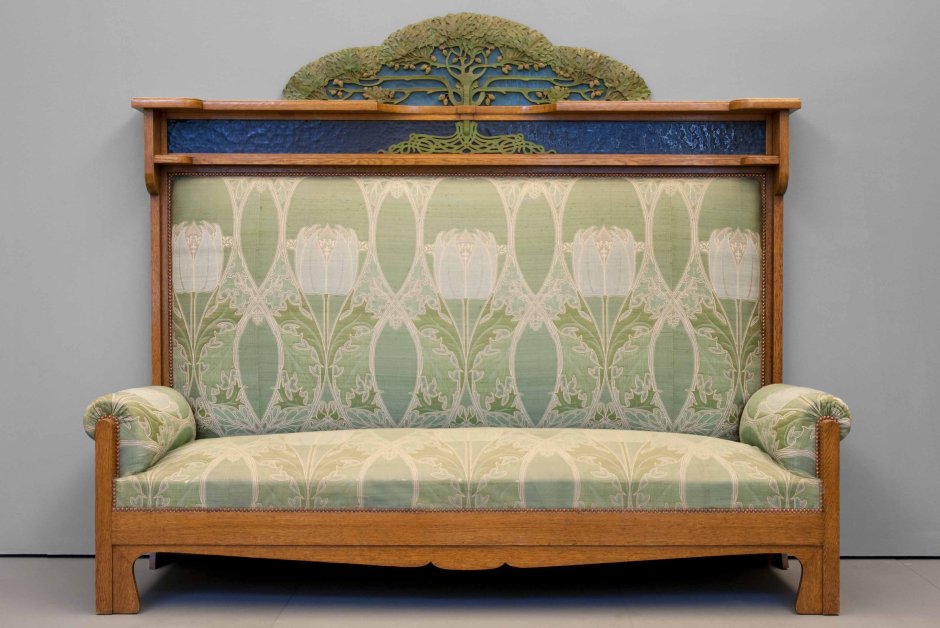 Диван в стиле ретро