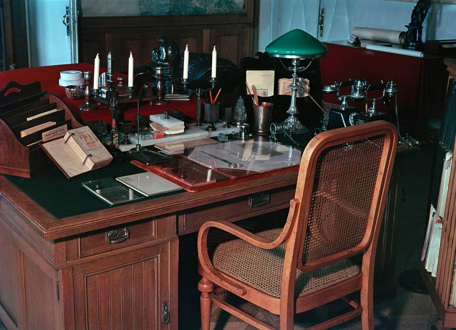 Письменный стол Ленина