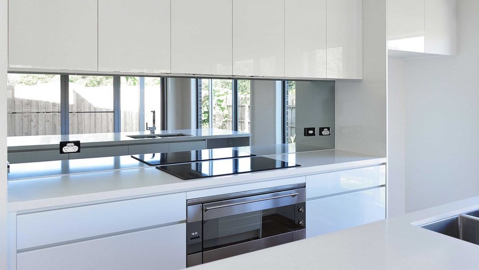 Зеркальный фартук