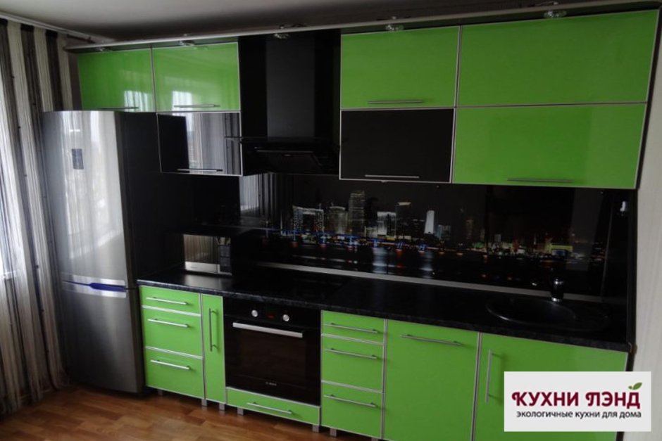 Черно салатовая кухня