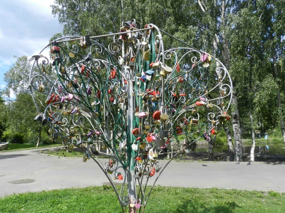 Кованое дерево