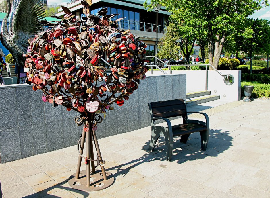 Дерево для замочков Пермь