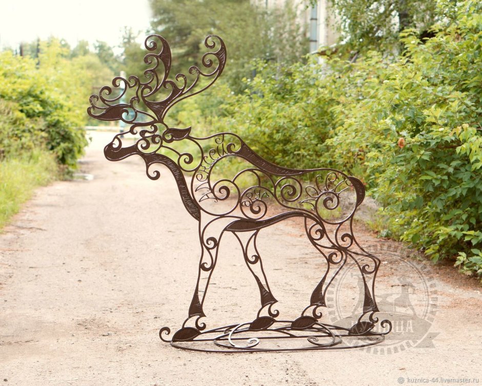 Кованые фигурки для сада