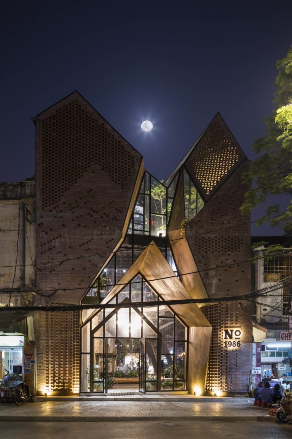 No. 1986 Coffee & Restaurant. Фасад