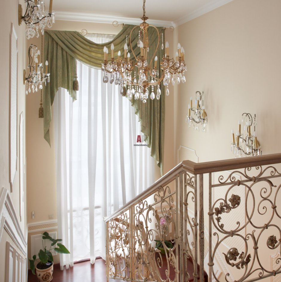 Шторы на лестничное окно