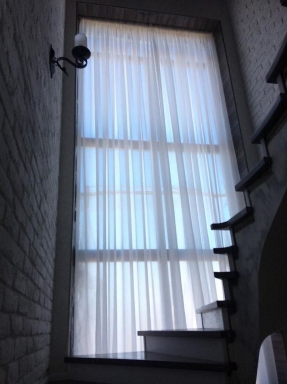 Шторы на лестничное окно