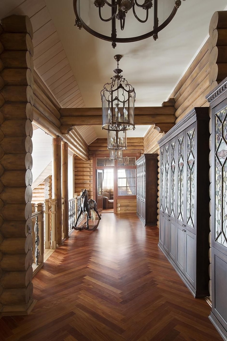 Деревянный дом внутри