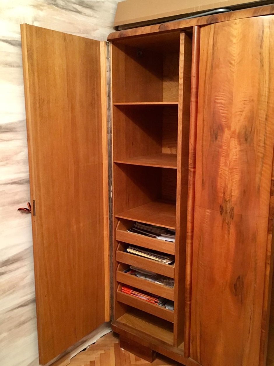 Деревянный шкаф 50 годов