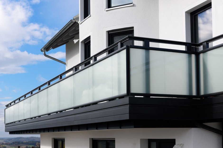 Система для остекления балконов, лоджий и террас Euro-Design Slide