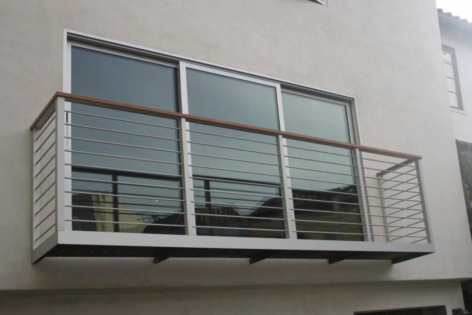Современные металлические ограждения для балкона