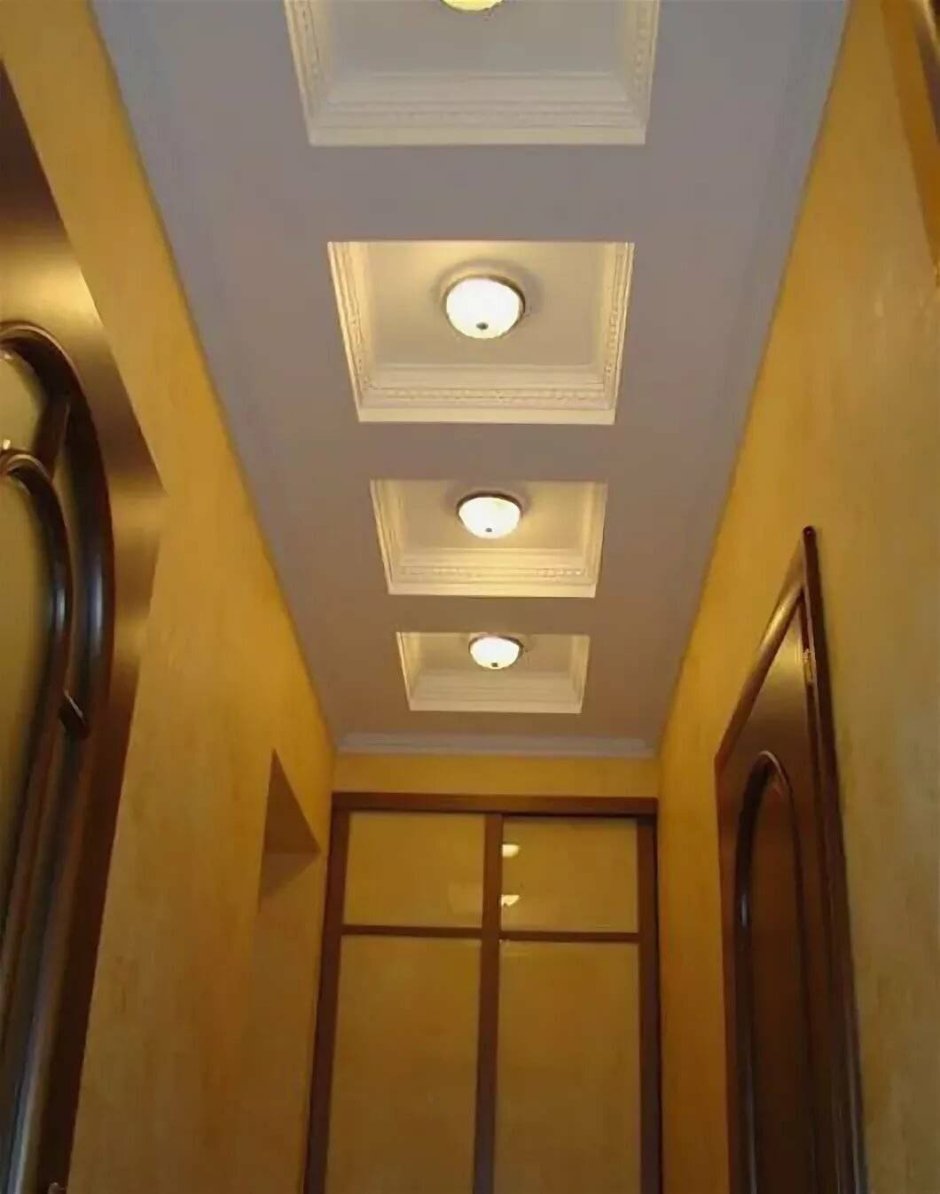 Фигурный потолок для коридора