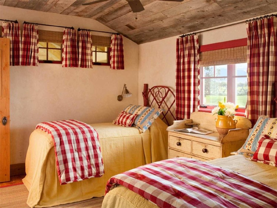 Уютная спальня в деревенском стиле
