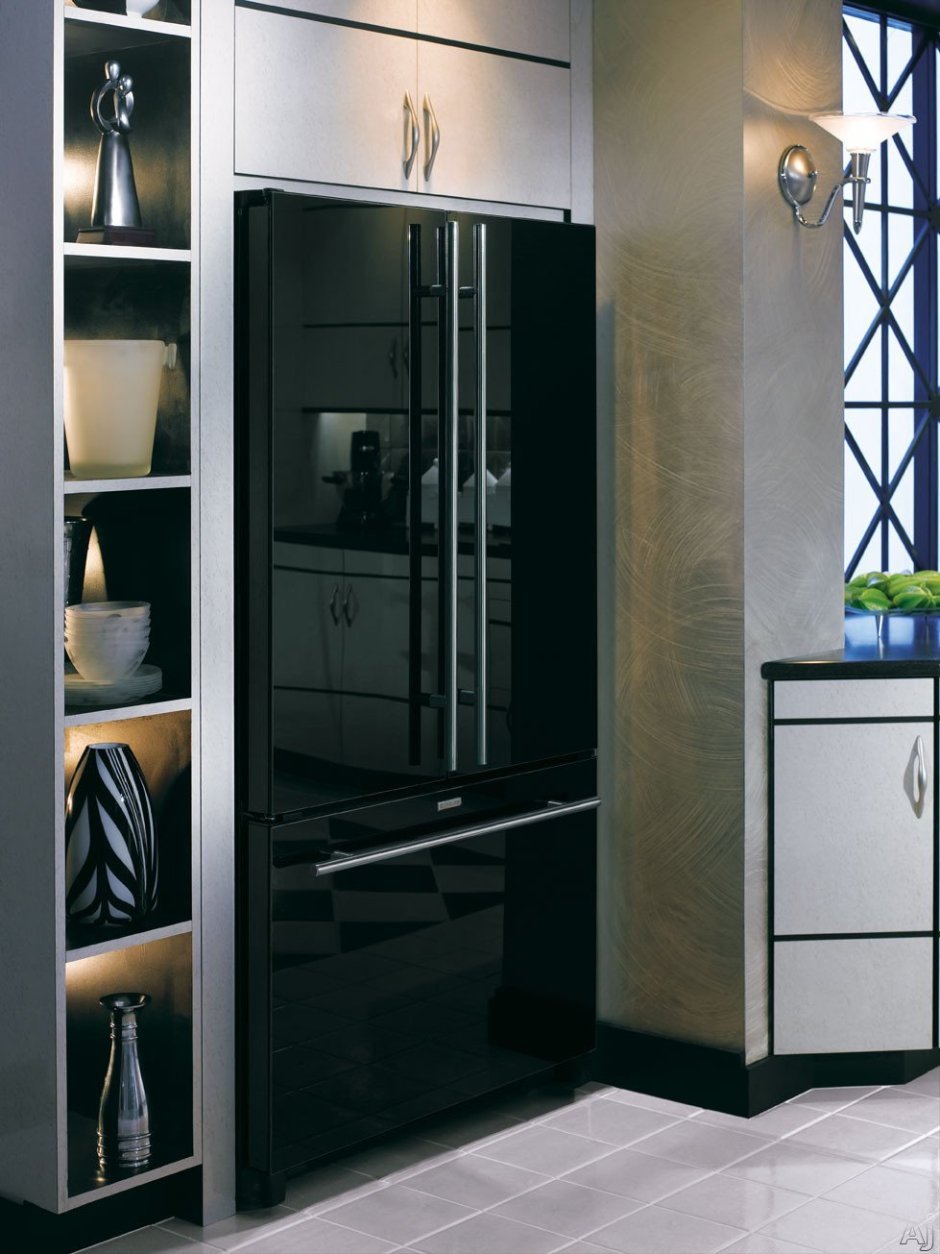 Холодильник Bosch со стеклянной дверью черный