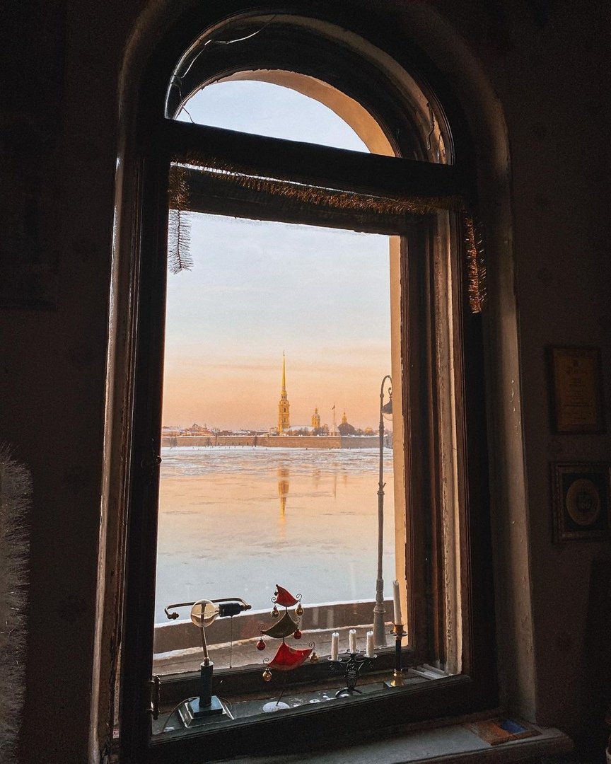 Санкт-Петербург вид на Неву с окна