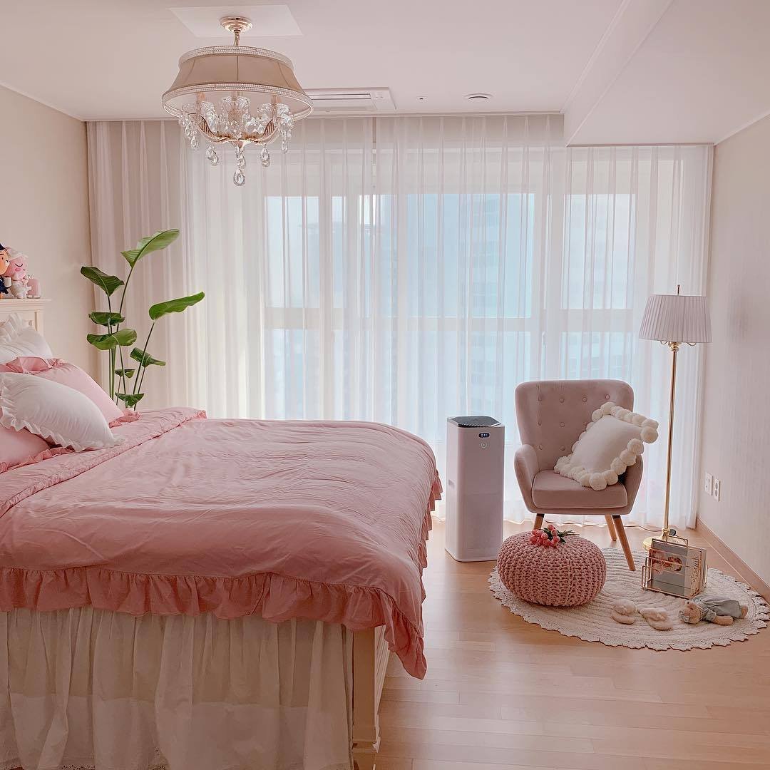 Спальня в розовых тонах. Розовая спальня. Спальня в розовом цвете. Бело розовая спальня.