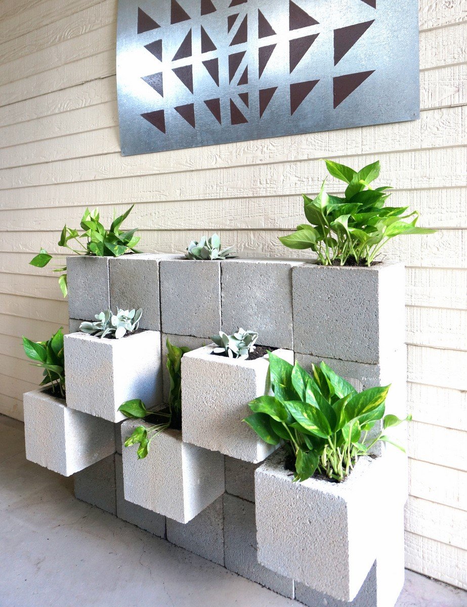 Декор из бетонных блоков