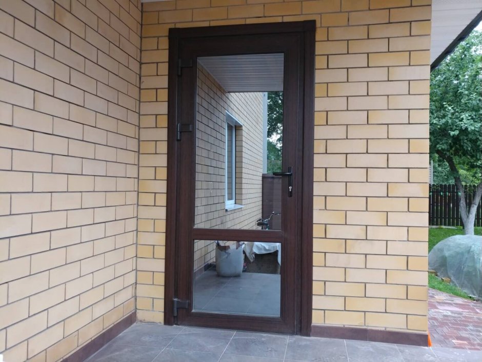 Входные двери ПВХ VEKA коричневая