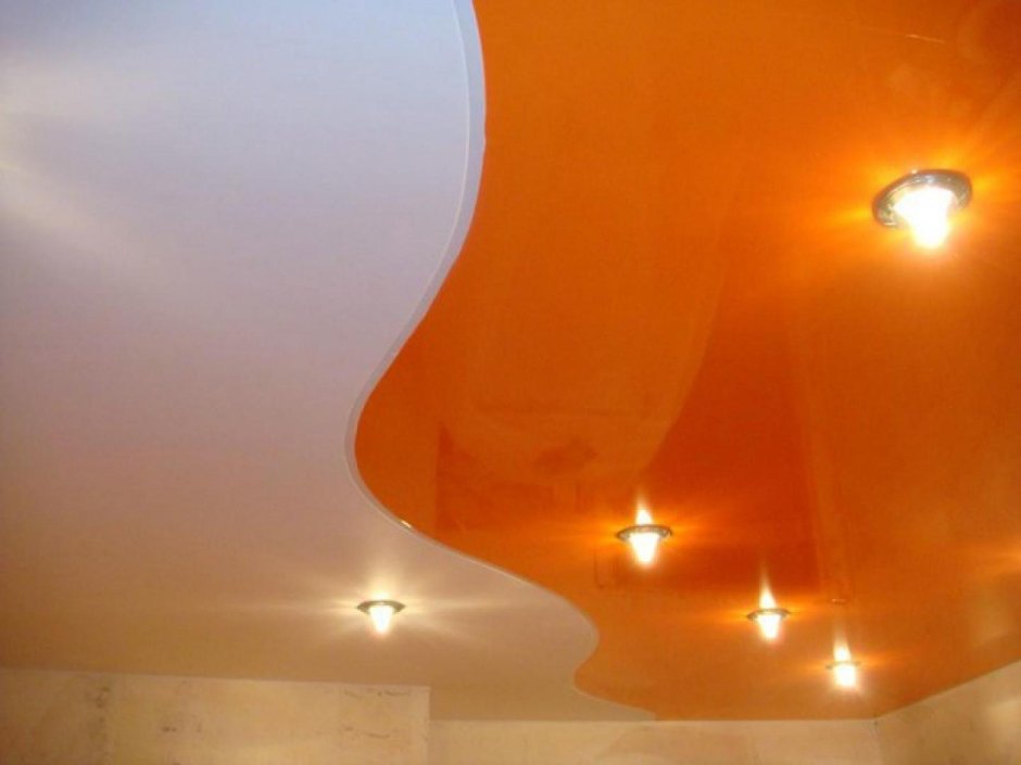 Потолки двухцветные оранжево