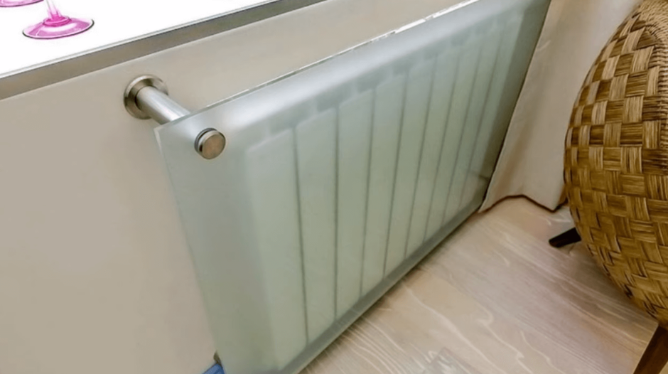 Стеклянные экраны на радиаторы отопления