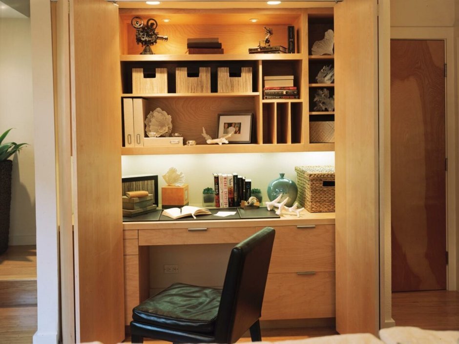 Письменный стол встроенный в шкаф