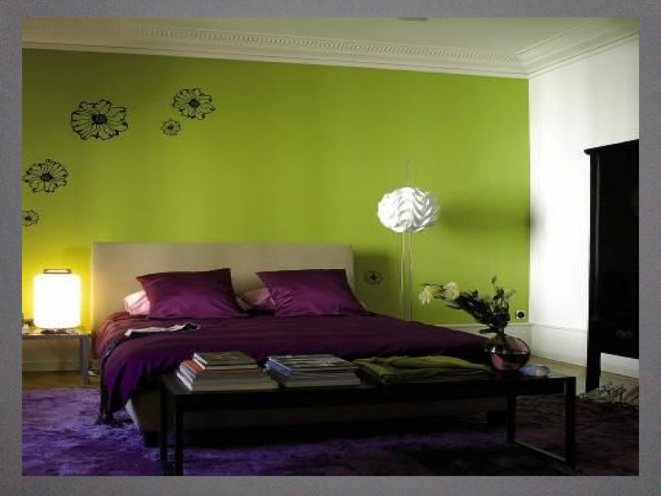Зелено фиолетовая спальня