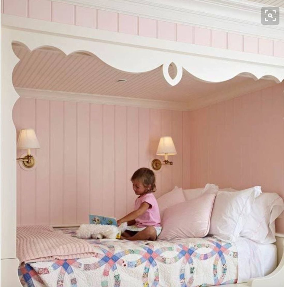 Кровать в детскую для девочки