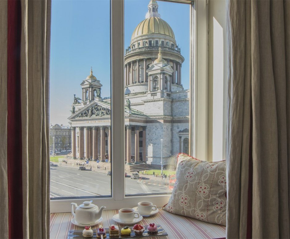 Гостиница с видом на Исаакиевский собор Санкт-Петербург