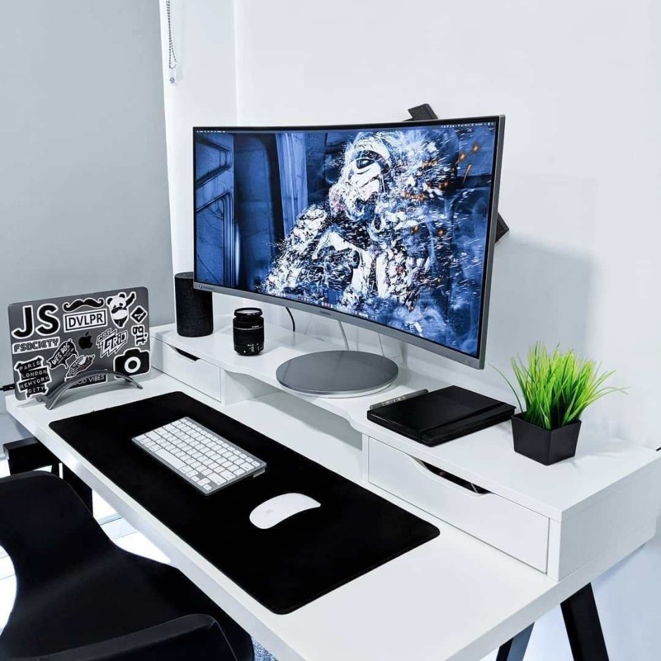 Стол для компьютера и телевизора в одном