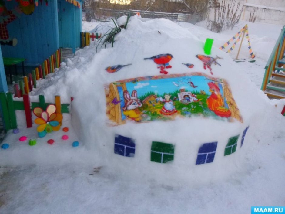 Украшение снежных построек в детском саду