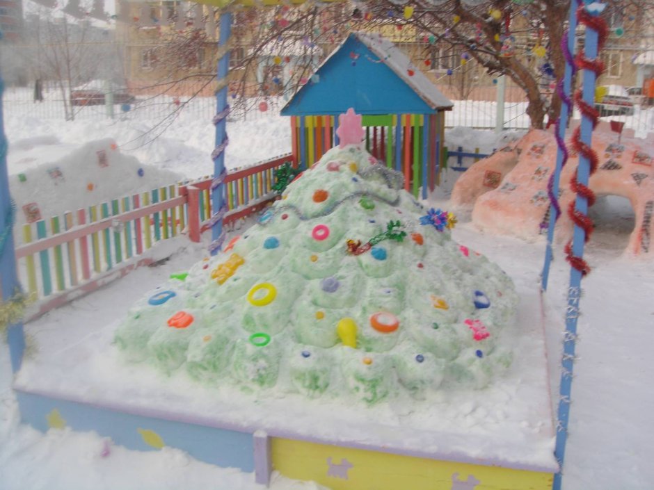 Украшение зимнего участка в детском саду