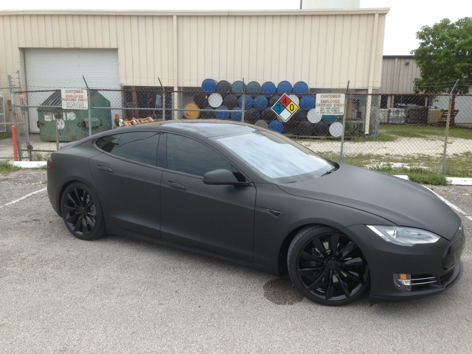 Tesla model 3 черная матовая
