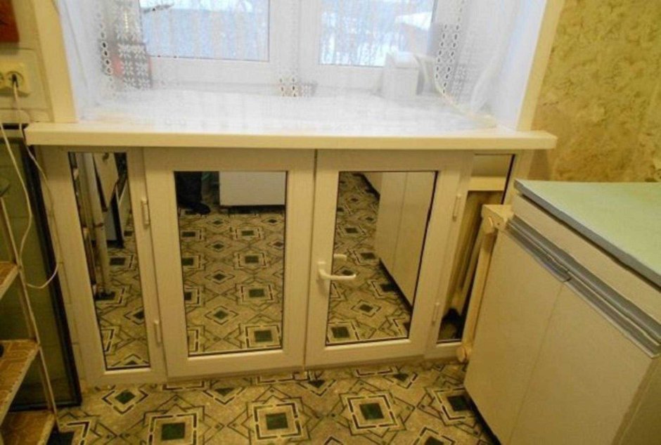 Хрущёвский холодильник под окном