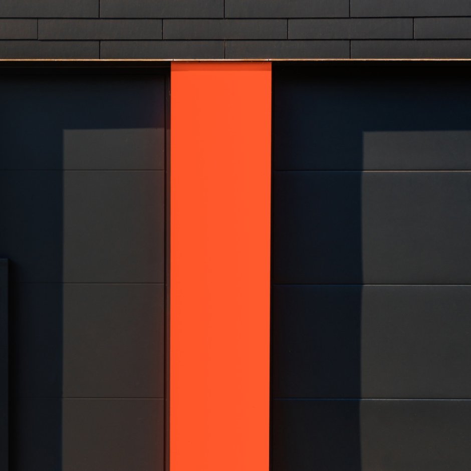 Фасад черно оранжевый