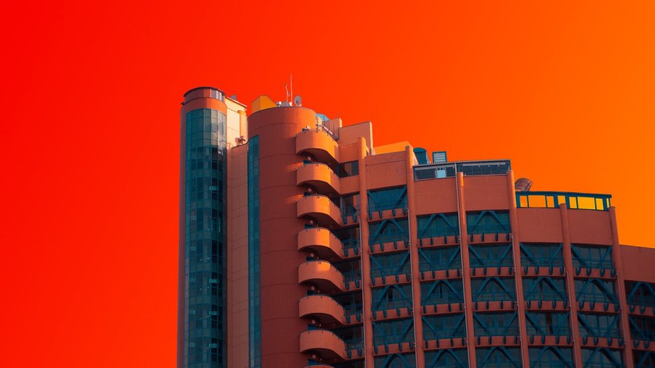 Оранжевое здание