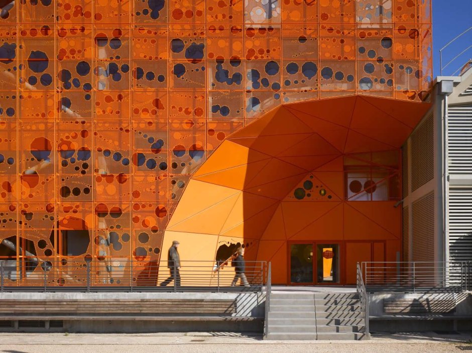 Оранжевый куб в Лионе