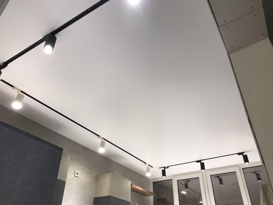 Светящийся матовый потолок