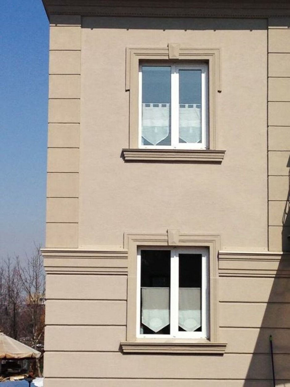 Обрамление окон на фасаде композитом