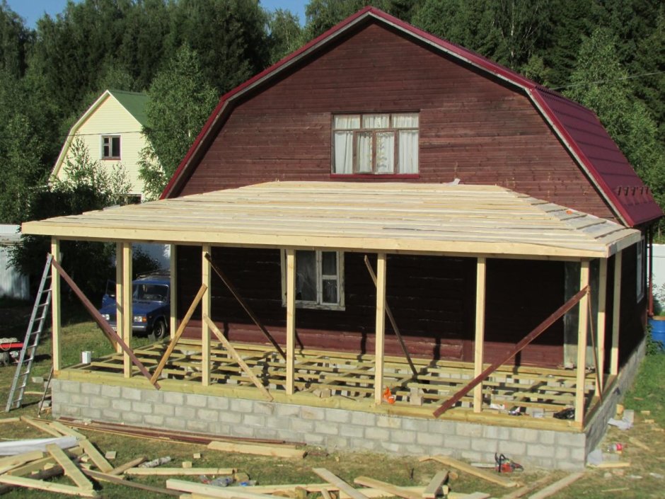 Пристройка террасы к деревянному дому